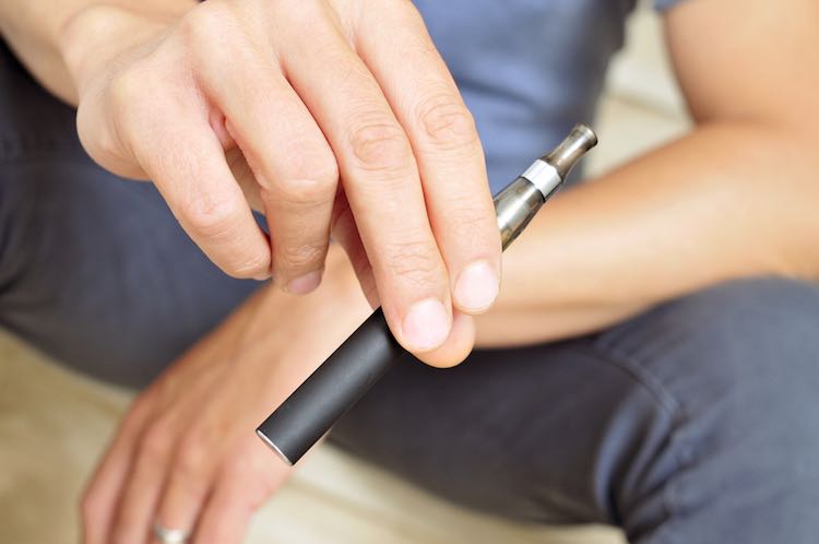 Vaping popular among young smokers - myDr.com.au